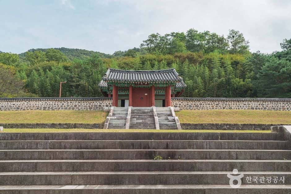 우암사적공원 — 반려동물 동반 관광지
