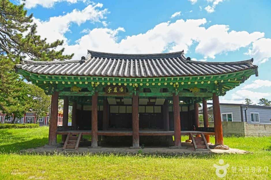 장암정 — 반려동물 동반 관광지