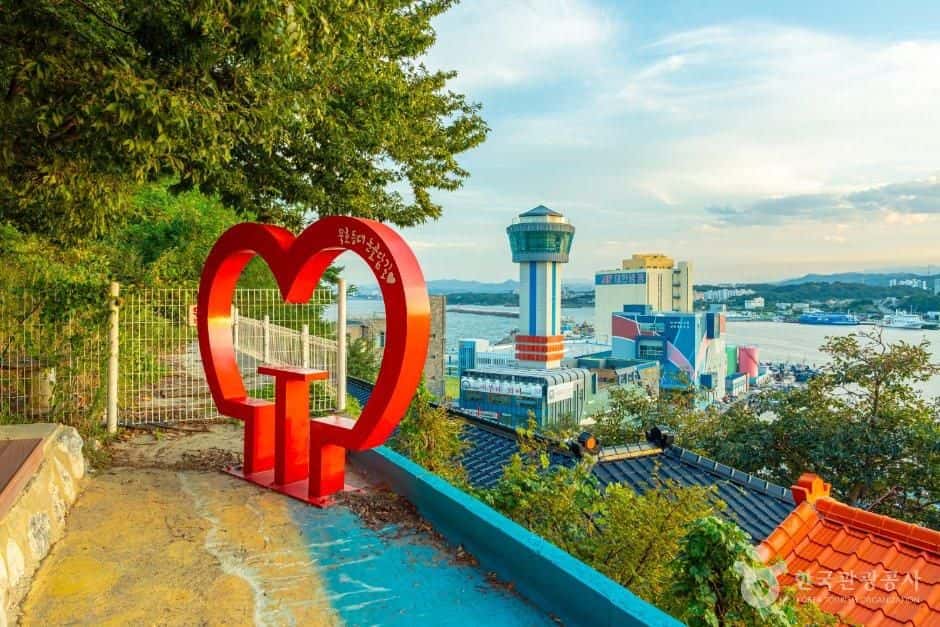 동해 논골담길(등대 담화마을) — 반려동물 동반 레포츠
