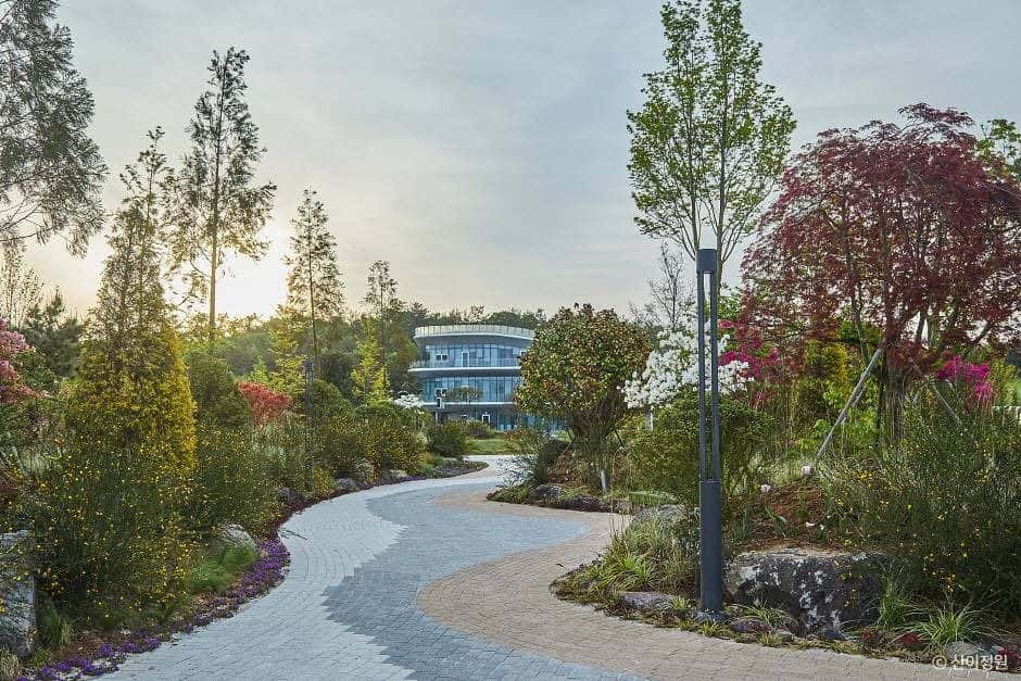 산이정원 — 반려동물 동반 관광지