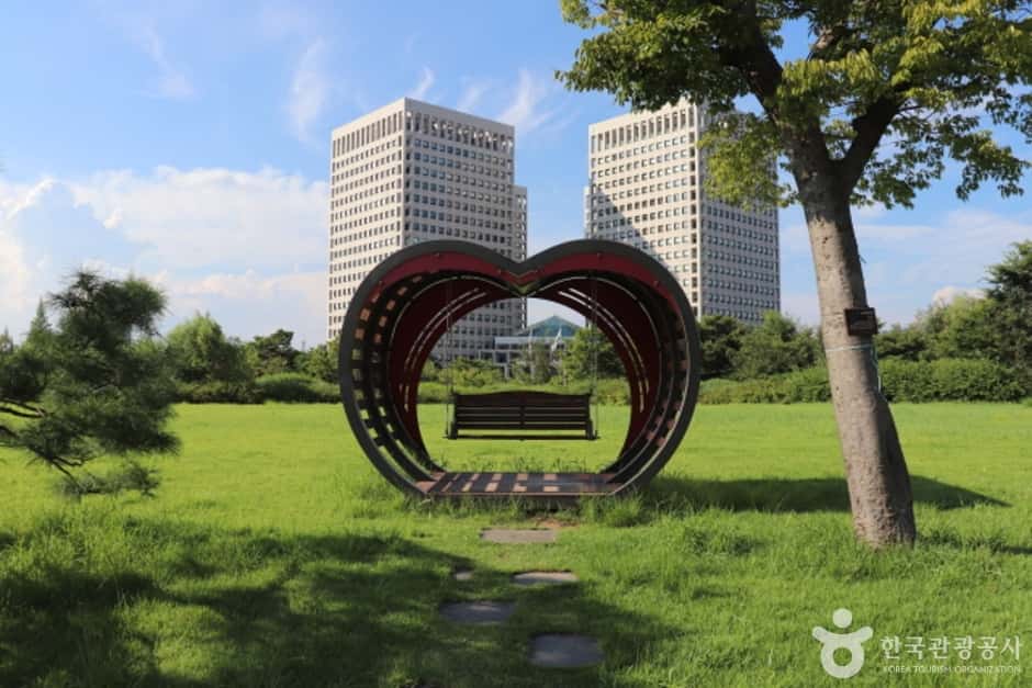 정부대전청사 자연마당 — 반려동물 동반 관광지